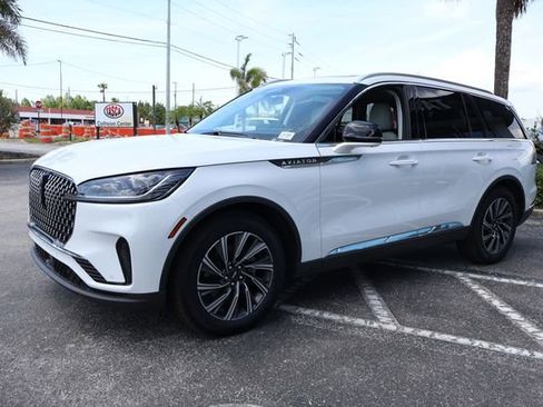 New 2026 Lincoln Aviator 2WD image 3