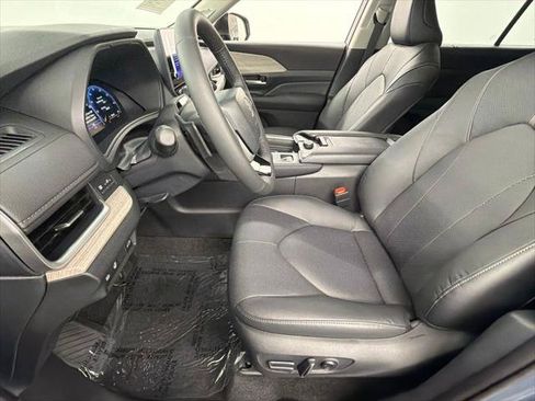 Certified 2026 Toyota Grand Highlander AWD image 22