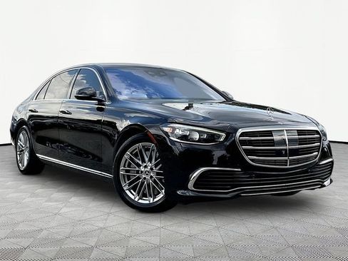 Used 2022 Mercedes-Benz S 580 4MATIC Sedan image 3