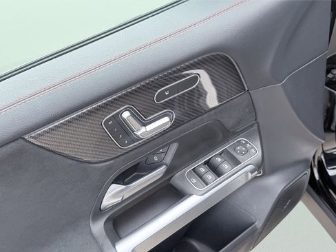 Used 2024 Mercedes-Benz GLB 250 image 22