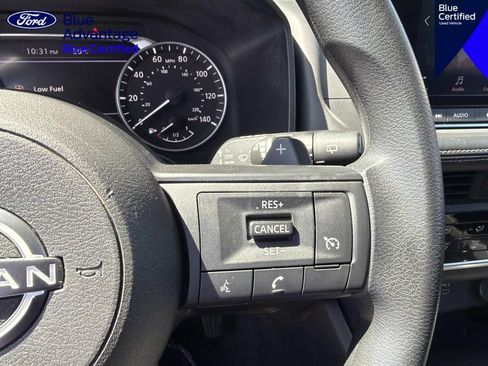 Used 2024 Nissan Rogue S FWD image 18