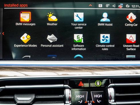 Used 2022 BMW X5 M50i w/ Premium Package image 27