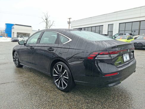 Used 2024 Honda Accord Touring image 4
