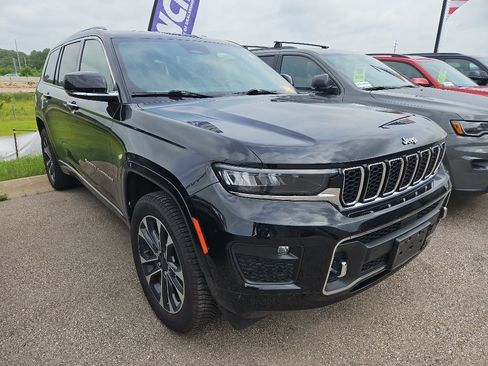 Used 2021 Jeep Grand Cherokee L Overland w/ Luxury Tech Group IV AWD/4WD image 3