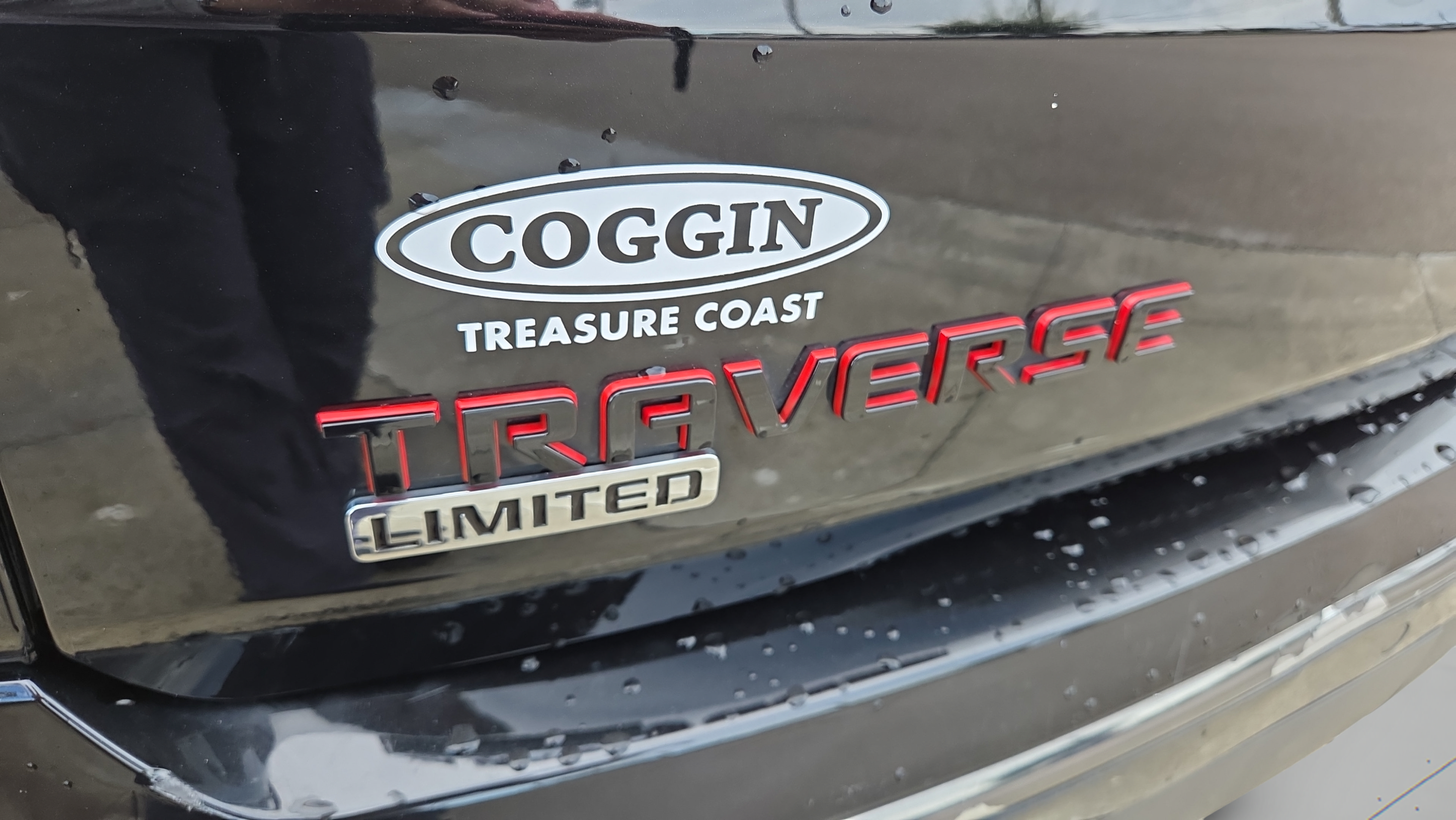 Used 2024 Chevrolet Traverse Premier w/ Redline Edition FWD image 15