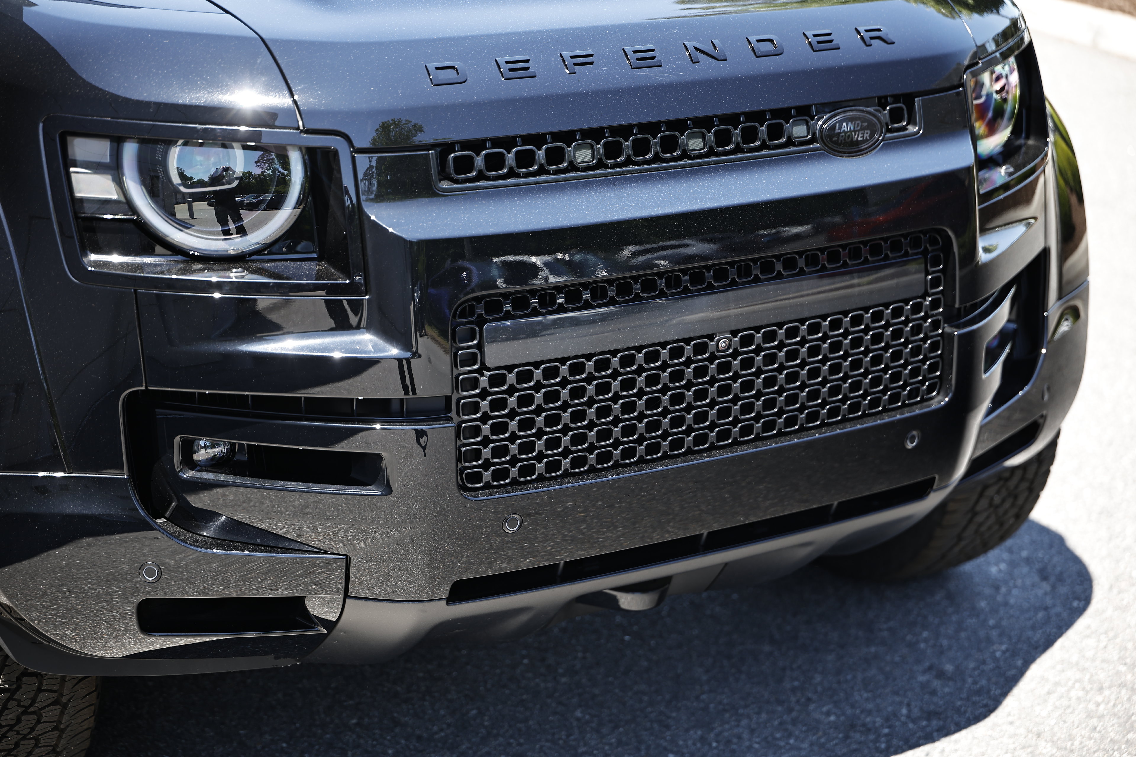 New 2026 Land Rover Defender 110 OCTA AWD/4WD image 19