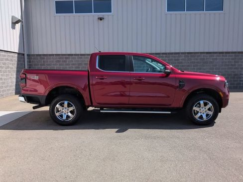 Used 2025 Ford Ranger Lariat w/ FX4 Off-Road Package AWD/4WD image 2