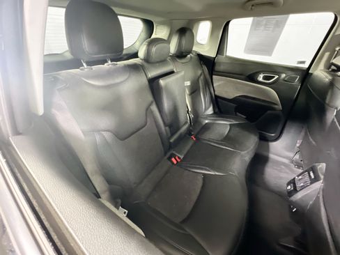 Used 2022 Jeep Compass Latitude w/ Sun and Sound Group AWD/4WD image 25