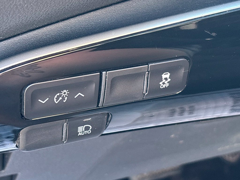 Used 2017 Toyota Prius Prime Plus FWD image 21
