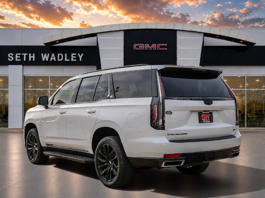 Used 2023 Cadillac Escalade Premium Luxury AWD/4WD image 5