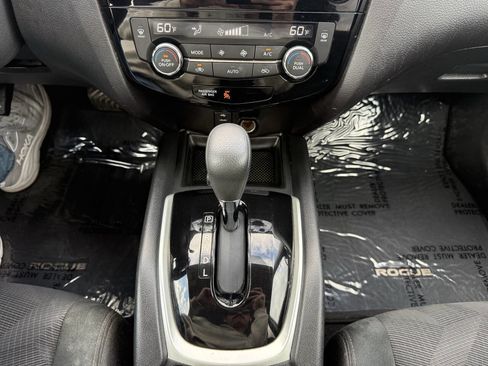 Used 2016 Nissan Rogue SV w/ SV Premium Package AWD/4WD image 22