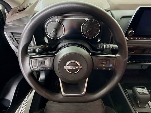 Used 2023 Nissan Rogue SV image 13