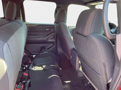 Used 2025 Nissan Frontier PRO-4X AWD/4WD image 12