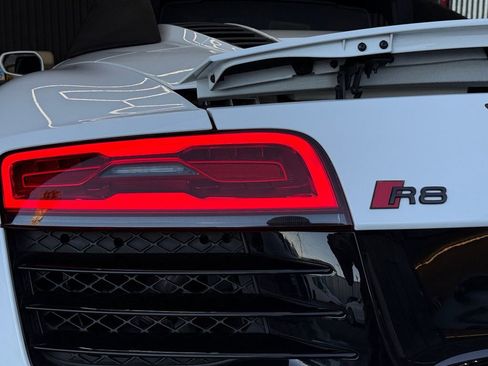 Used 2015 Audi R8 V10 image 28