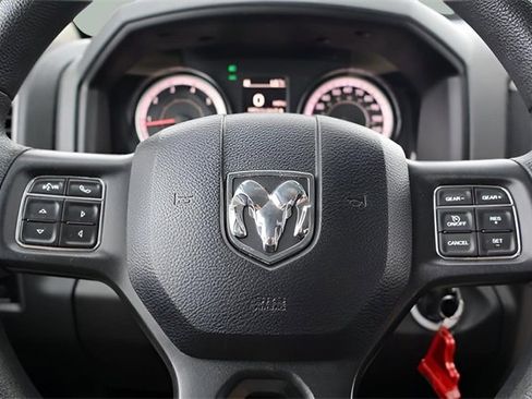 Used 2018 RAM 1500 Express image 18