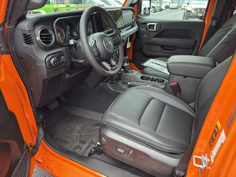 New 2025 Jeep Gladiator Sport image 7