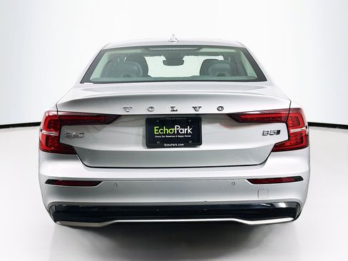 Used 2024 Volvo S60 B5 Core image 7