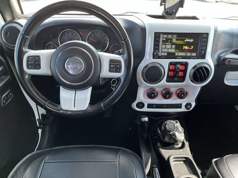 Used 2017 Jeep Wrangler Unlimited Sport AWD/4WD image 12