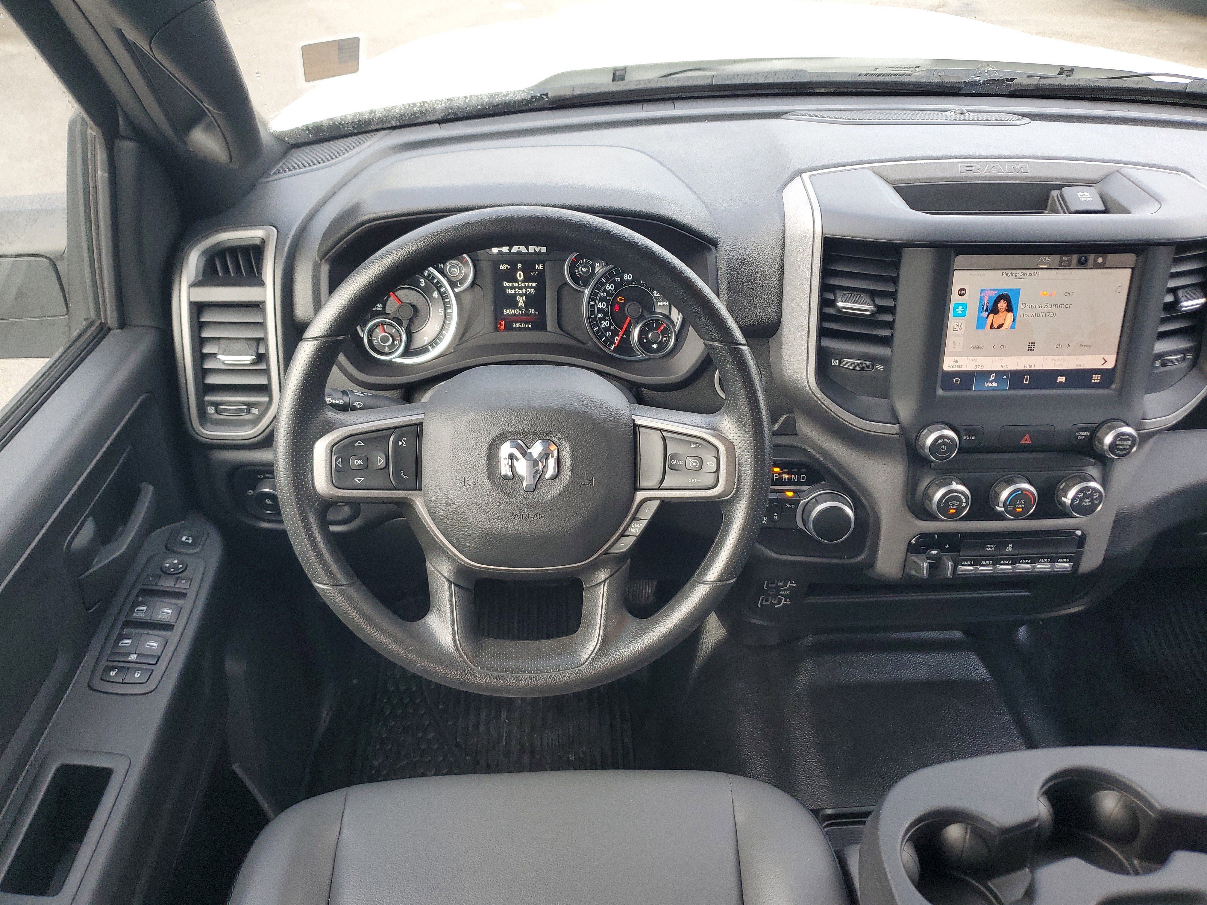 Used 2024 RAM 3500 Tradesman w/ Chrome Appearance Group AWD/4WD image 17