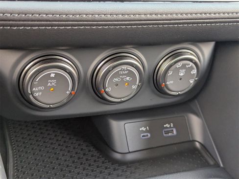 New 2025 Nissan Z Performance w/ Floor Mat Package image 27