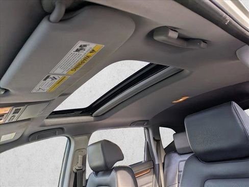 Used 2018 Honda CR-V Touring image 13