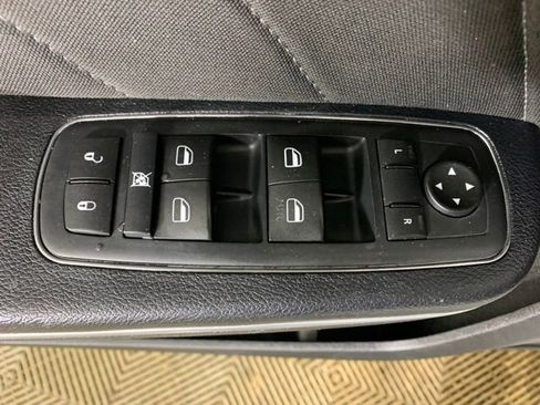 Used 2015 Dodge Charger SXT image 27