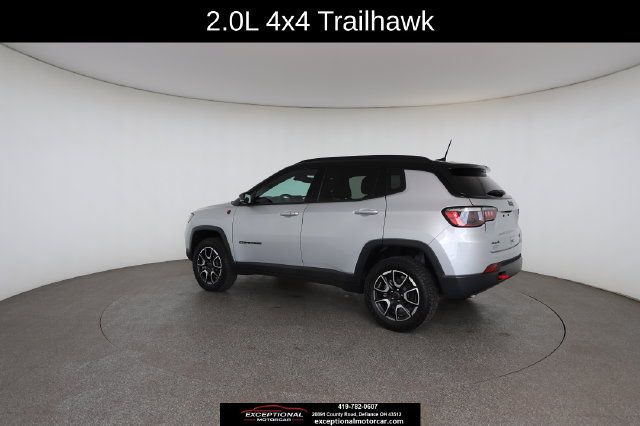 Used 2025 Jeep Compass Trailhawk AWD/4WD image 11