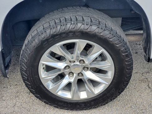 Used 2021 Chevrolet Silverado 1500 LTZ w/ Z71 Off-Road Package AWD/4WD image 5