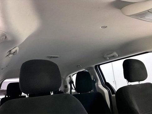 Used 2017 Dodge Grand Caravan SE w/ UConnect Hands-Free Group image 29