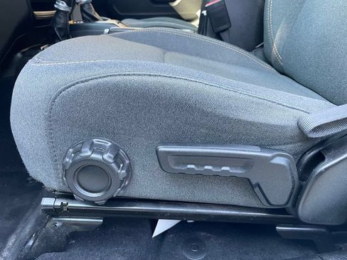 Used 2025 Jeep Gladiator Sport AWD/4WD image 10