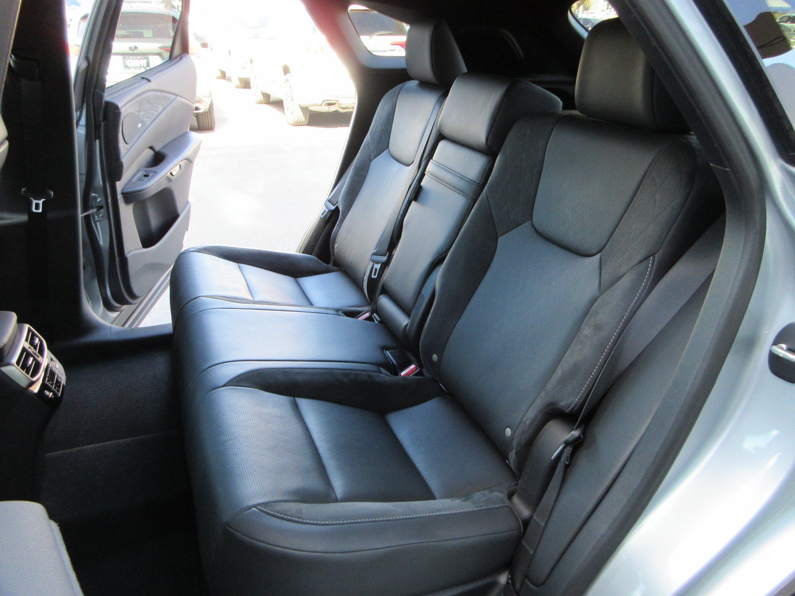 Used 2025 Lexus RX 350 w/ Convenience Package AWD/4WD image 24