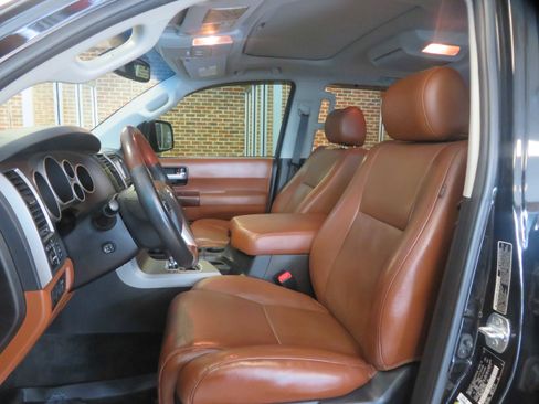 Used 2017 Toyota Sequoia Platinum AWD/4WD image 15