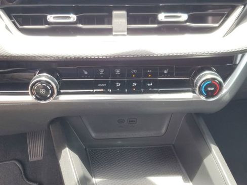 Used 2026 Chevrolet Equinox LT FWD image 23