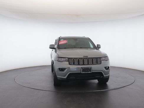Used 2020 Jeep Grand Cherokee Altitude image 36