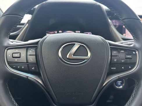Used 2021 Lexus ES 300h w/ Premium Package image 20