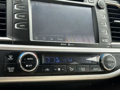 Used 2015 Toyota Highlander XLE AWD/4WD image 15