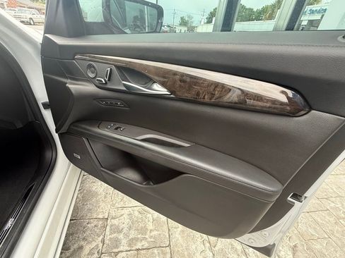 Used 2017 Cadillac CT6 Luxury image 25