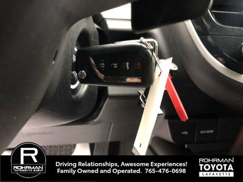 Used 2021 Toyota Camry SE w/ Cold Weather Package image 32