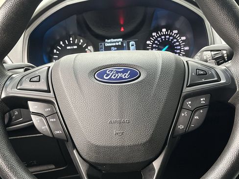 Used 2018 Ford Edge SE image 12