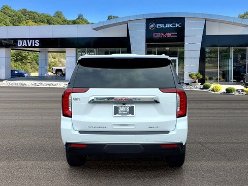 Used 2023 GMC Yukon SLT AWD/4WD image 5
