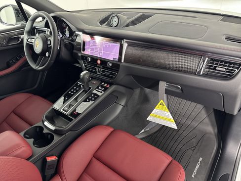 Certified 2025 Porsche Macan Turbo image 30