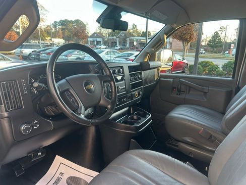 Used 2021 Chevrolet Express 2500 w/ Driver Convenience Package RWD image 10
