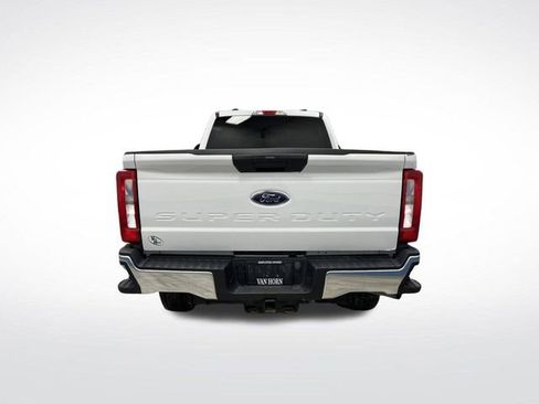 Used 2024 Ford F250 XLT image 11