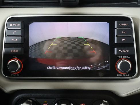 Used 2021 Nissan Versa SV image 38