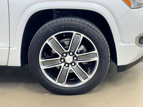 Used 2019 GMC Acadia Denali w/ Technology Package AWD/4WD image 4
