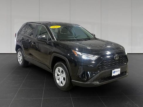 Used 2025 Toyota RAV4 LE image 7