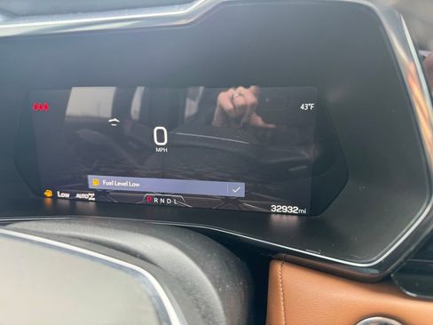 Used 2024 GMC Canyon AT4 w/ Technology Package image 25