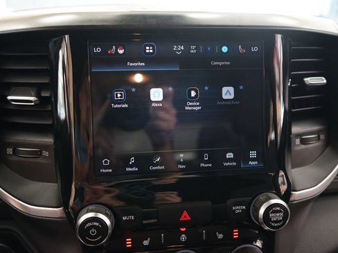 Used 2022 RAM 1500 Big Horn AWD/4WD image 35