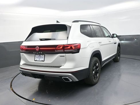 New 2026 Volkswagen Atlas Peak Edition image 10