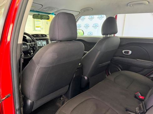 Used 2019 Kia Soul + FWD image 17